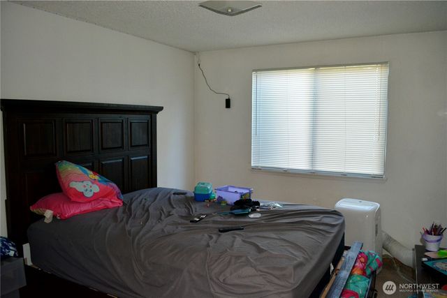 9920 132ND Street Ct E, Puyallup, WA 98373