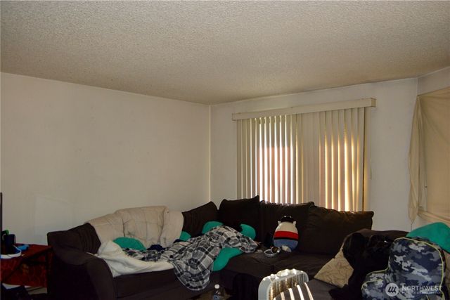 9920 132ND Street Ct E, Puyallup, WA 98373