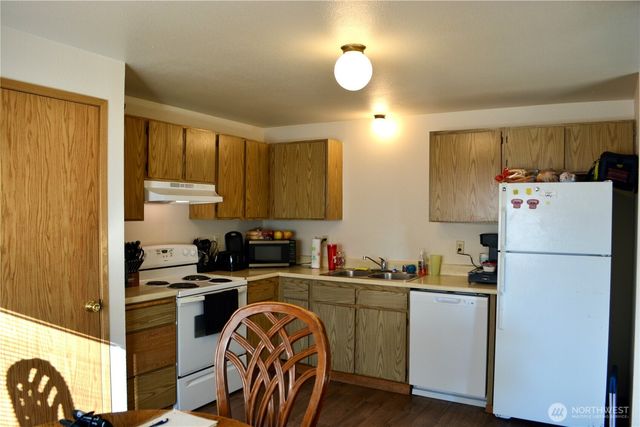 9920 132ND Street Ct E, Puyallup, WA 98373