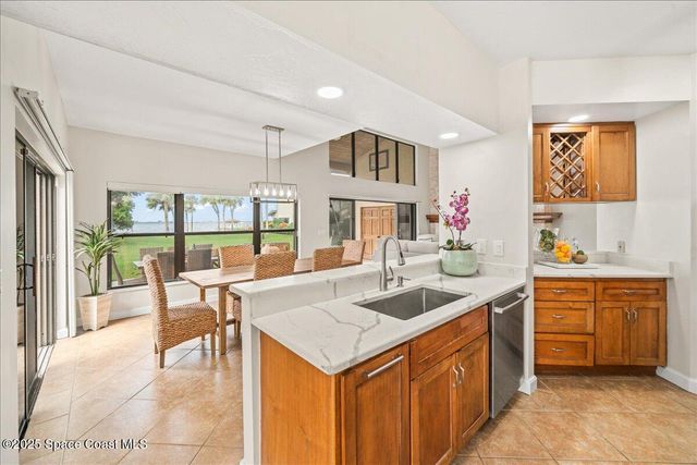 208 The Road To Waterford Bay C-2, Melbourne Beach, FL 32951