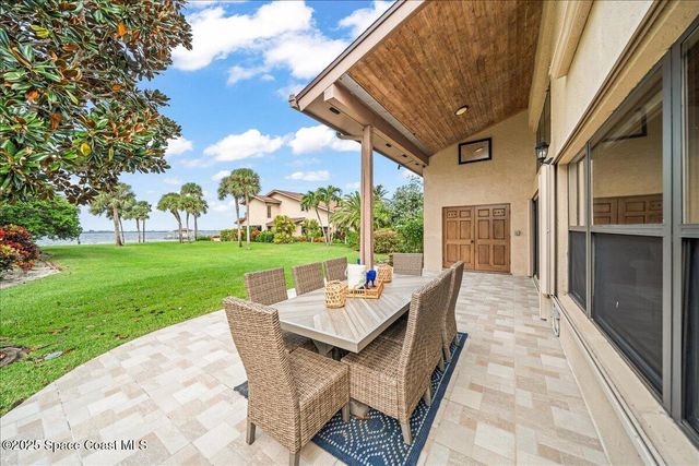 208 The Road To Waterford Bay C-2, Melbourne Beach, FL 32951