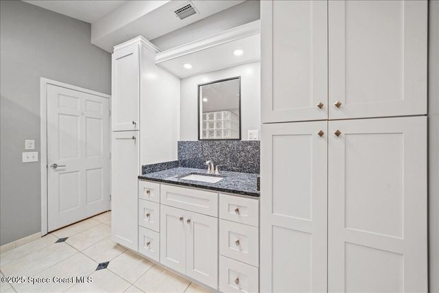 208 The Road To Waterford Bay C-2, Melbourne Beach, FL 32951