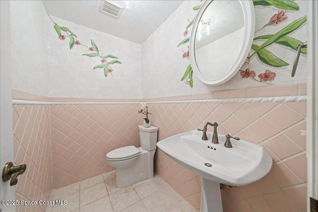 208 The Road To Waterford Bay C-2, Melbourne Beach, FL 32951