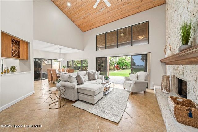 208 The Road To Waterford Bay C-2, Melbourne Beach, FL 32951