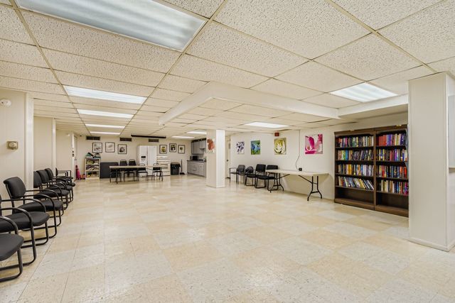 7033 N Kedzie Avenue 1004, Chicago, IL 60645