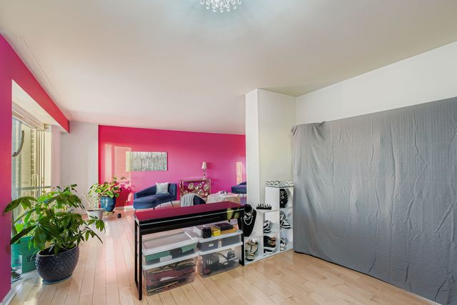 7033 N Kedzie Avenue 1004, Chicago, IL 60645