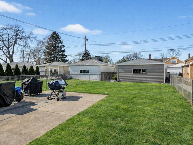 5226 N Moody Avenue, Chicago, IL 60630