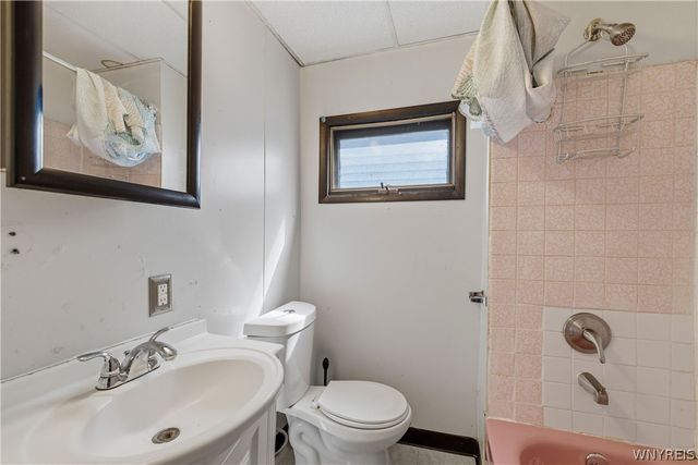 40 Wakefield Avenue, Buffalo, NY 14214