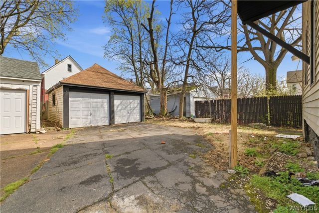 40 Wakefield Avenue, Buffalo, NY 14214