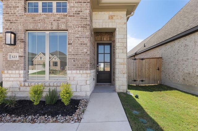 123 Plumbago LOOP, Bastrop, TX 78602