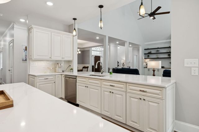 717 Pembridge Circle, Cleveland, TN 37312