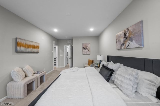 4 Sadie Cir 4204, Union Twp., NJ 07083