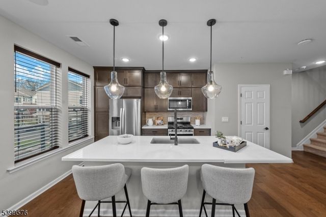 4 Sadie Cir 4204, Union Twp., NJ 07083