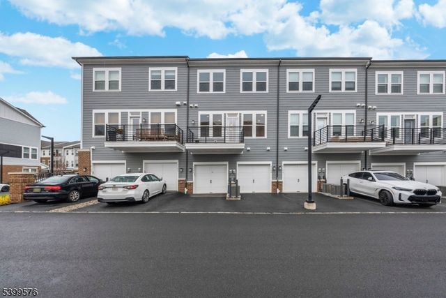 4 Sadie Cir 4204, Union Twp., NJ 07083