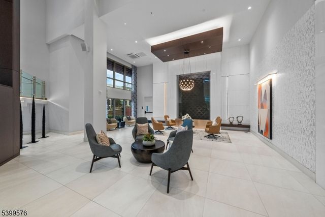 4 Sadie Cir 4204, Union Twp., NJ 07083