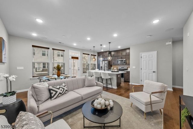 4 Sadie Cir 4204, Union Twp., NJ 07083