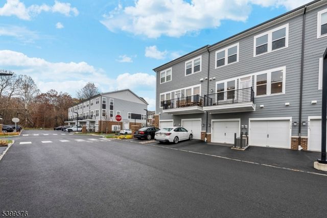 4 Sadie Cir 4204, Union Twp., NJ 07083