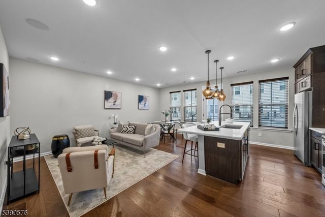 4 Sadie Cir 4204, Union Twp., NJ 07083