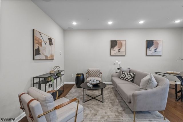 4 Sadie Cir 4204, Union Twp., NJ 07083