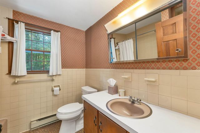28 MANCHESTER Road, Amherst, NH 03031
