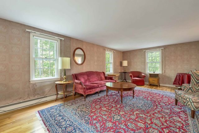 28 MANCHESTER Road, Amherst, NH 03031