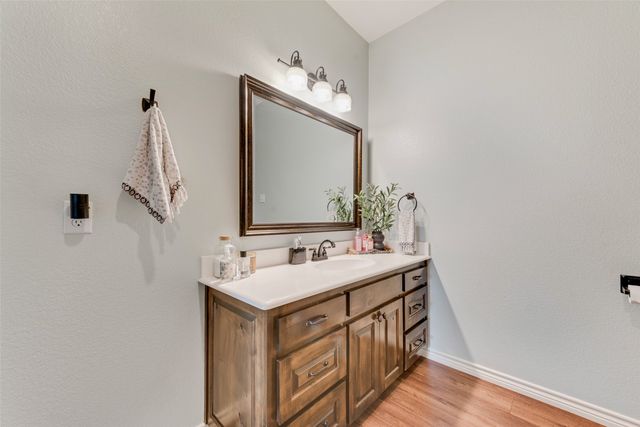 120 Horseshoe Lake Drive, Edgewood, TX 75117