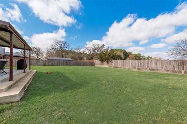 120 Horseshoe Lake Drive, Edgewood, TX 75117