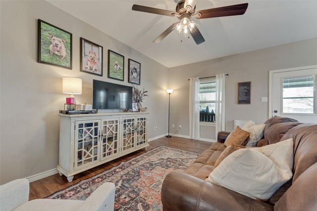 120 Horseshoe Lake Drive, Edgewood, TX 75117