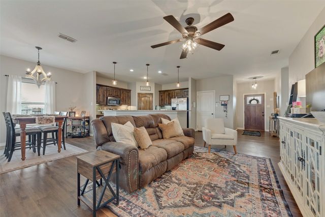 120 Horseshoe Lake Drive, Edgewood, TX 75117