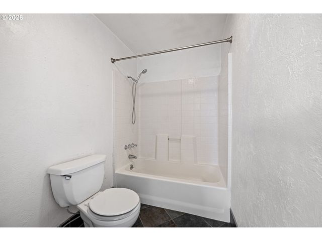 1980 PRINCETON Dr, Eugene, OR 97405