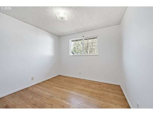 1980 PRINCETON Dr, Eugene, OR 97405