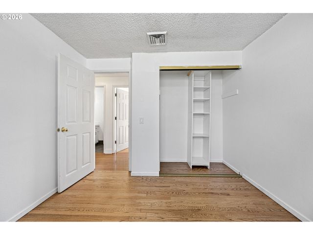 1980 PRINCETON Dr, Eugene, OR 97405