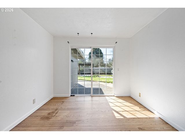 1980 PRINCETON Dr, Eugene, OR 97405