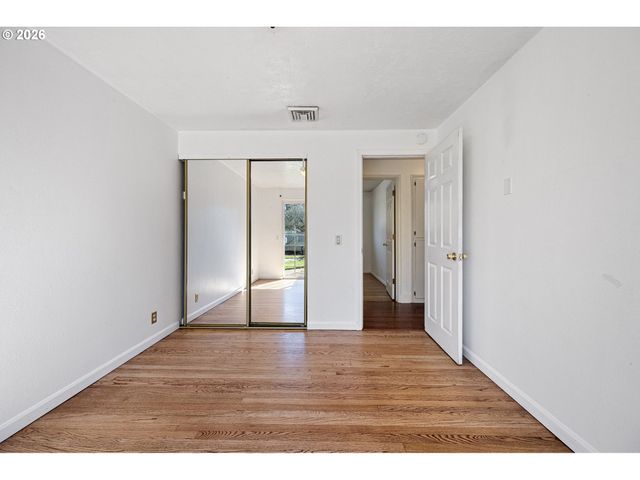 1980 PRINCETON Dr, Eugene, OR 97405