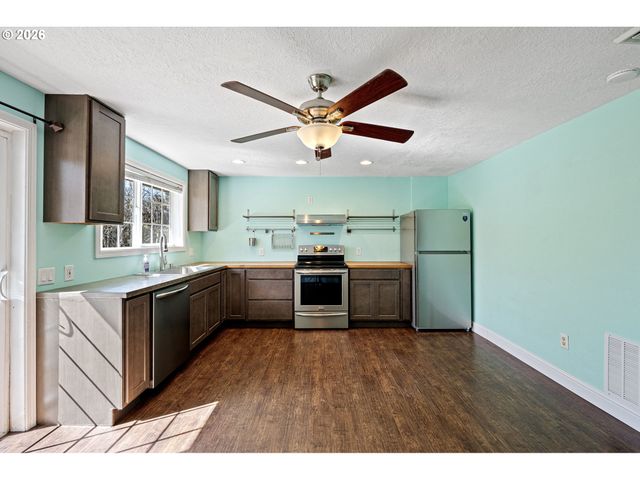 1980 PRINCETON Dr, Eugene, OR 97405