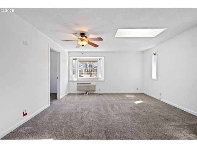 1980 PRINCETON Dr, Eugene, OR 97405