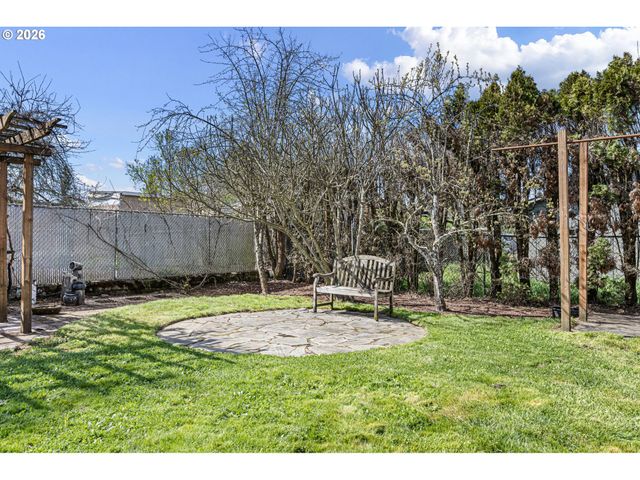 1980 PRINCETON Dr, Eugene, OR 97405