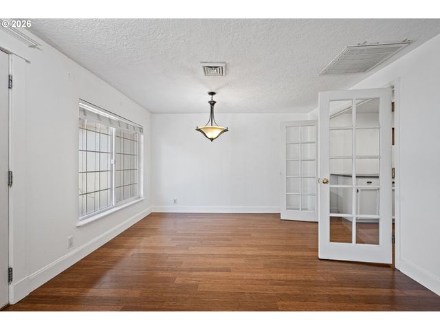 1980 PRINCETON Dr, Eugene, OR 97405