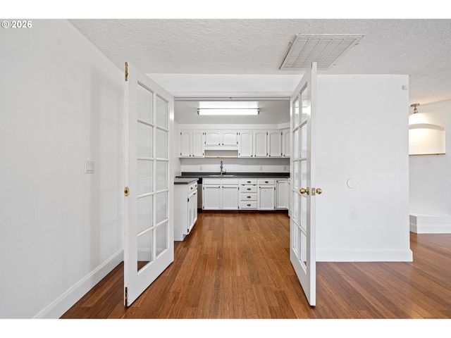 1980 PRINCETON Dr, Eugene, OR 97405