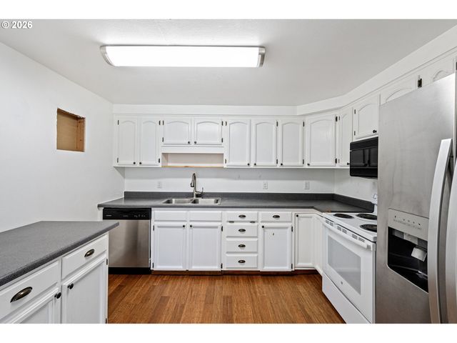 1980 PRINCETON Dr, Eugene, OR 97405