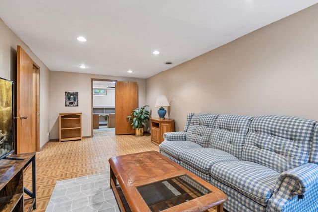 2765 Ethel Avenue, Wayzata, MN 55391