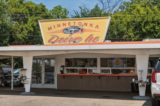 2765 Ethel Avenue, Wayzata, MN 55391
