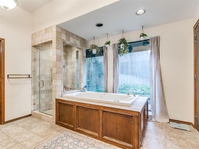 1615 Fox Hollow Ridge, Oklahoma City, OK 73131