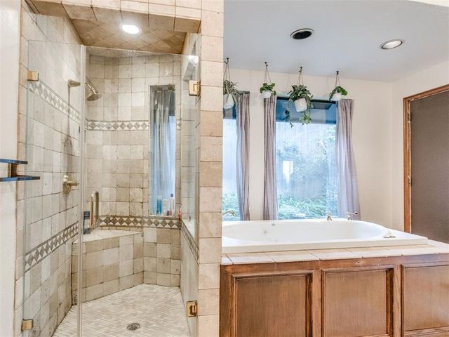 1615 Fox Hollow Ridge, Oklahoma City, OK 73131