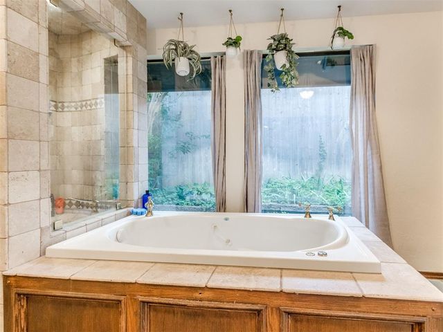1615 Fox Hollow Ridge, Oklahoma City, OK 73131