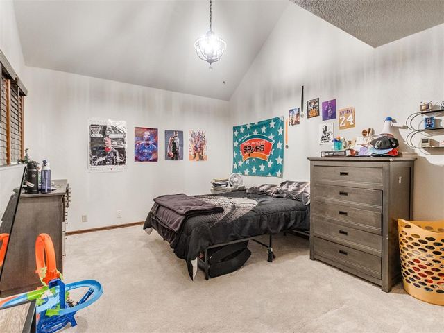 1615 Fox Hollow Ridge, Oklahoma City, OK 73131