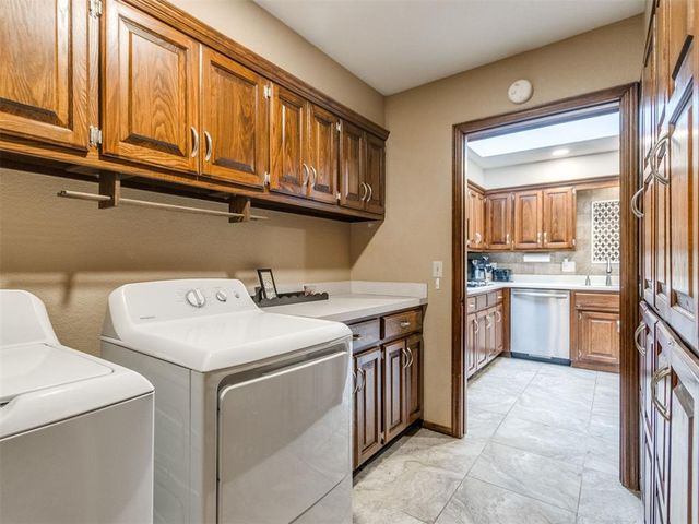 1615 Fox Hollow Ridge, Oklahoma City, OK 73131