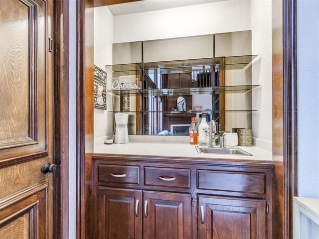 1615 Fox Hollow Ridge, Oklahoma City, OK 73131