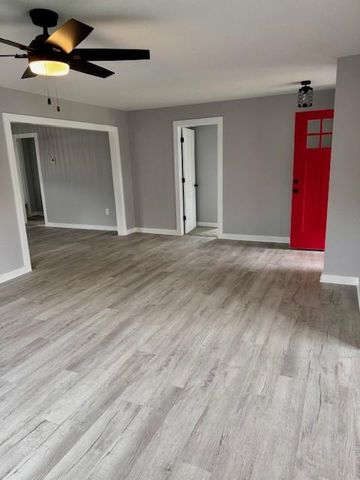 403 W Cedar Street, Waverly, MO 64096