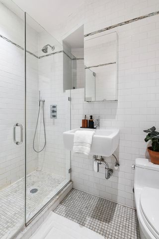 92 Horatio St Apt 2S, New York City, NY 10014